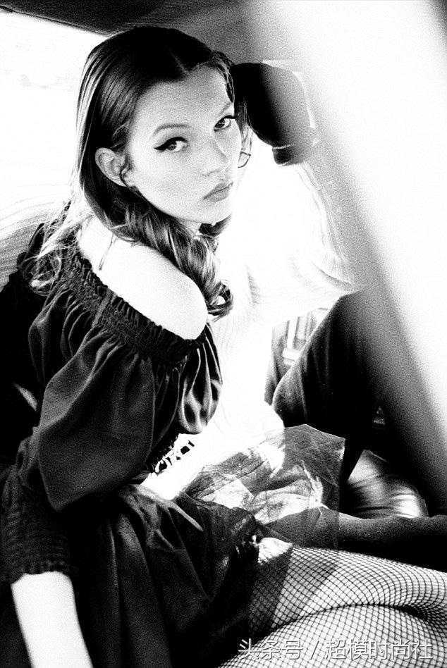 身高不过1米7，还有O型腿，她凭什么征服浪子德普叔和小李子？