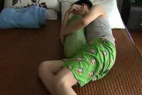 宿舍太热了怎么降温小妙招,夏天降温小妙招宿舍