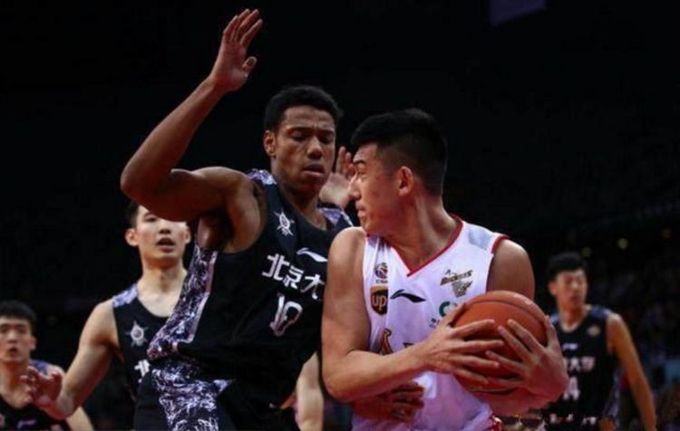 中国男篮迎来混血,中国男篮再添一位混血新星