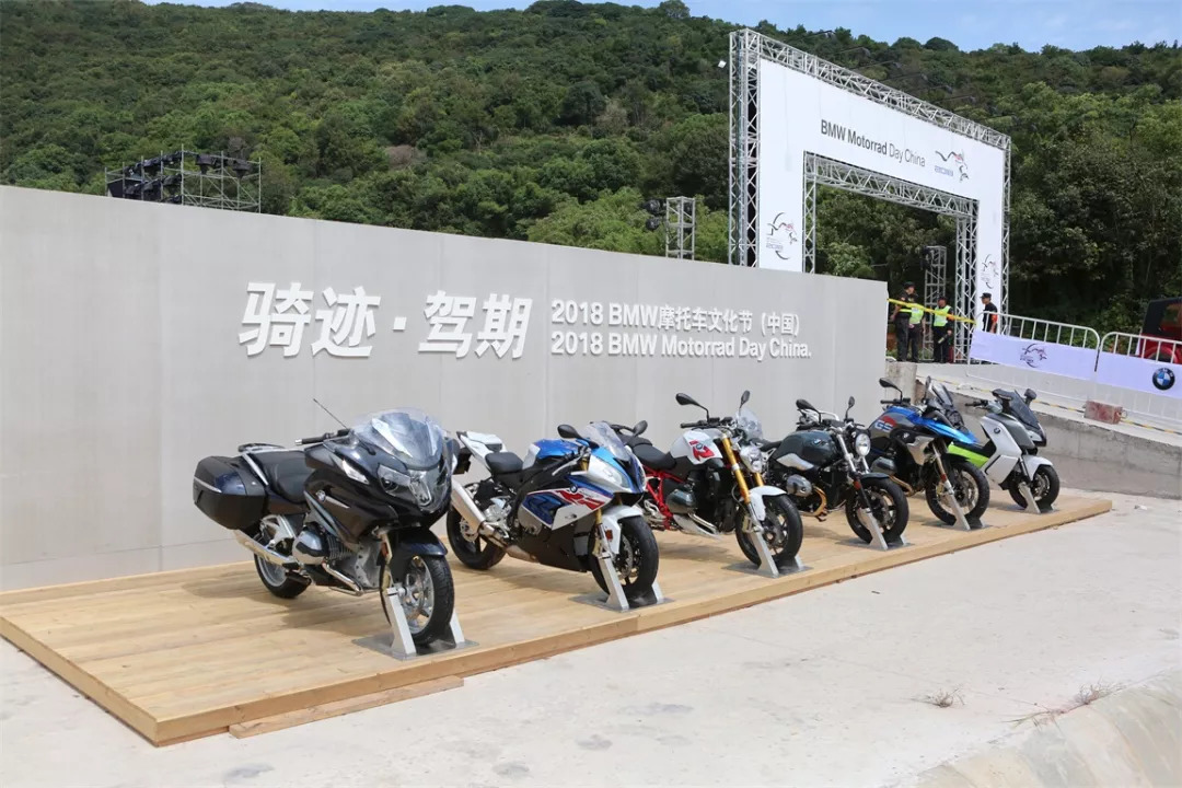 宝马s1000r改新s1000rr,宝马s1000r和本田cb1000r