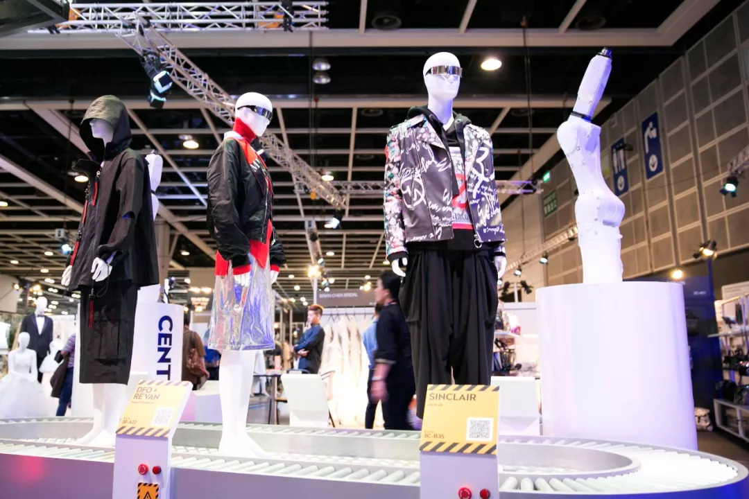 阿秋秋说｜10个角度，麻溜带你去趟香港时装周