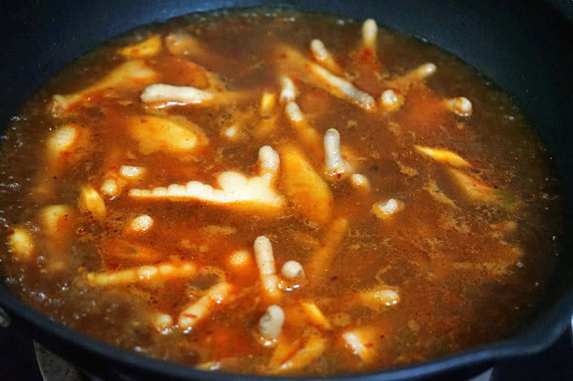 鸡爪凉拌怎么弄去骨,无骨鸡爪脱骨怎么煮不会烂