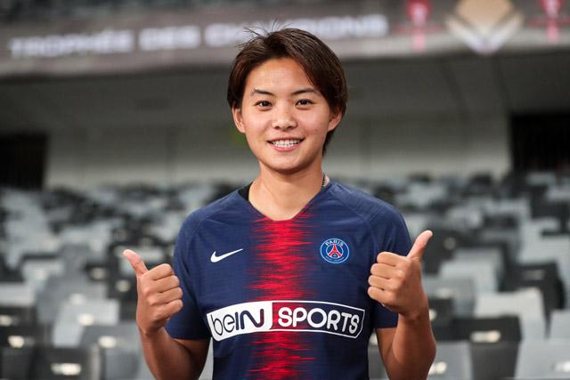 中国“女梅西”首秀，征服巴黎圣日耳曼，开启梦幻般留洋之路