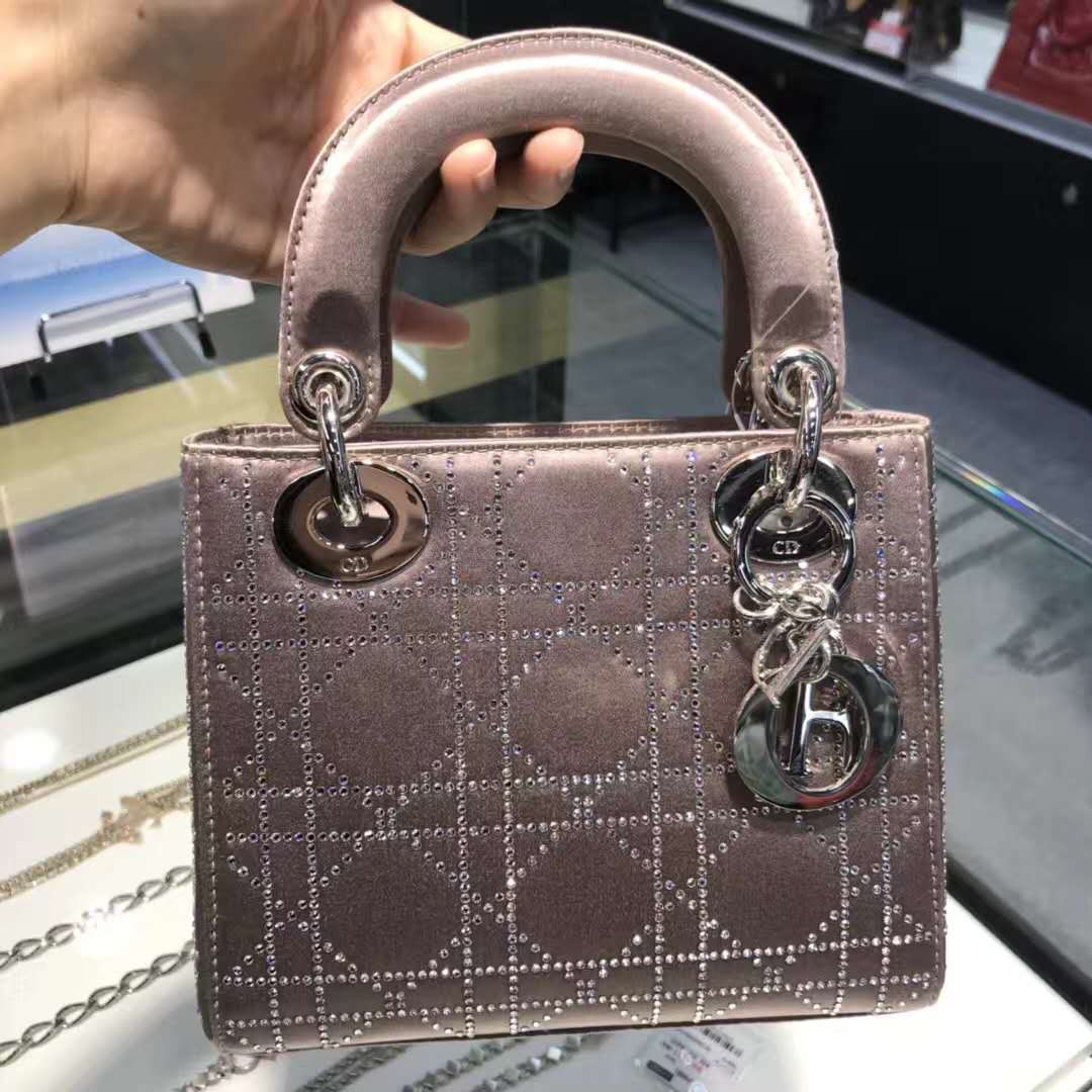 中古香奈儿戒指,中古店1万香奈儿包包