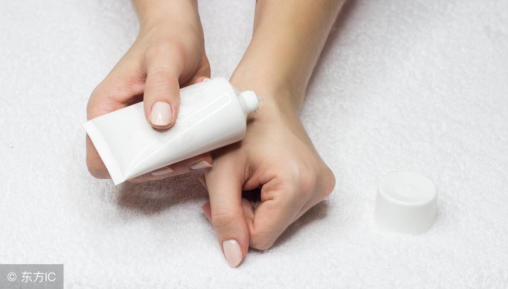 隐形眼镜注意事项及佩戴方法,隐形眼镜注意事项和戴法