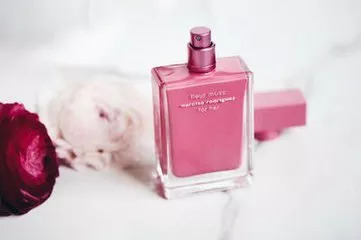 香水里的情话 (香水的经典情话)