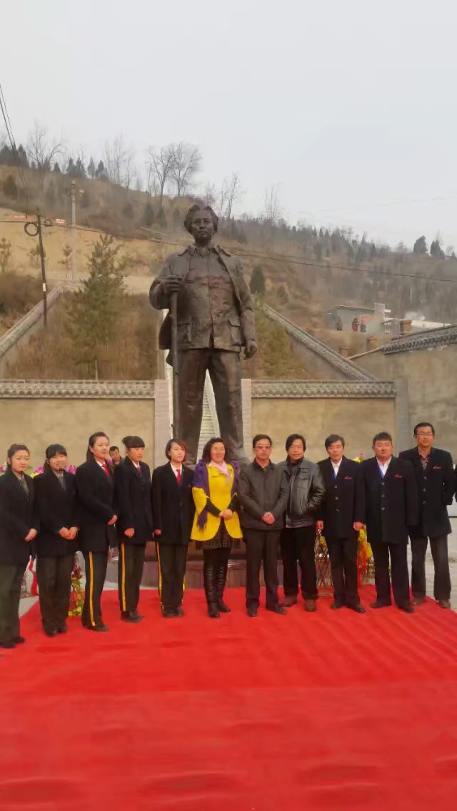 80岁以上雕塑大师曹春生,曹春生雕塑大师视频