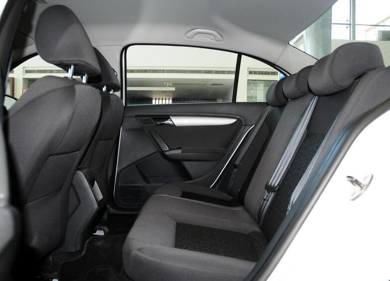 5万左右可以入手哪年的朗逸,5万预算买二手朗逸还是桑塔纳