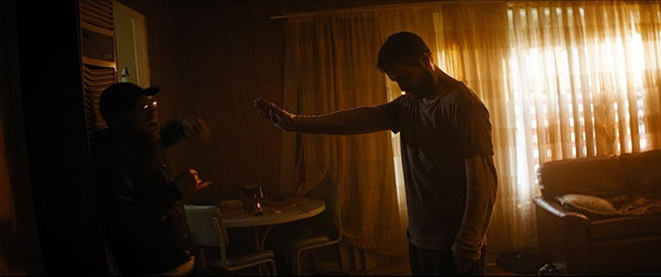 睡不着｜《升级》：流畅的佳作，但也太过流畅了