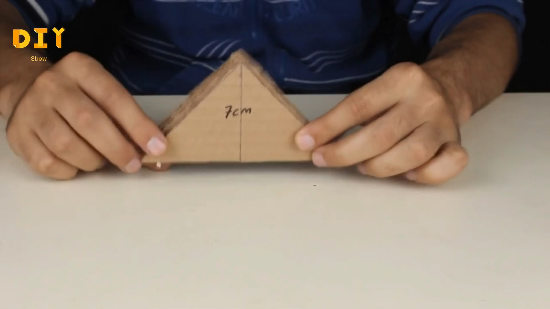 自制机器人玩具手工,怎么用纸板做机器人玩具