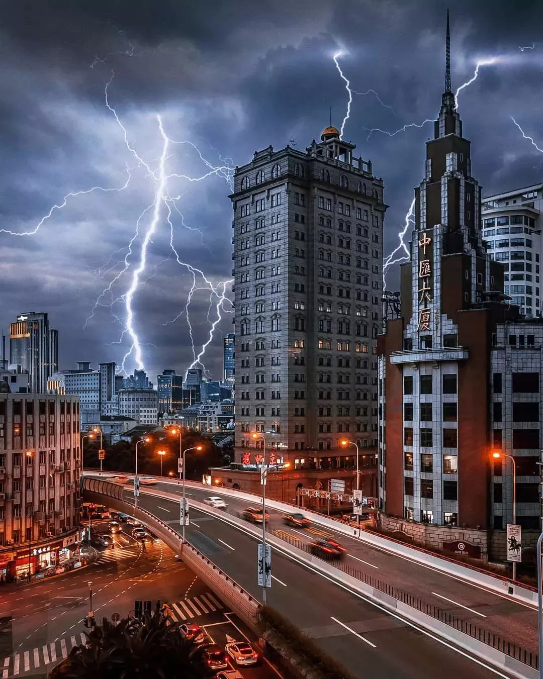 上海最新航拍震撼视频,外媒上海夜景被震撼视频