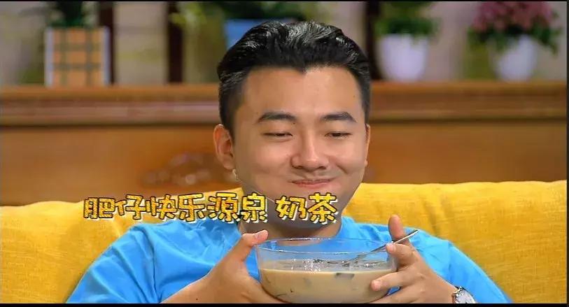 奶茶里的黄色透明果冻是什么,仙草冻和奶茶冻的区别