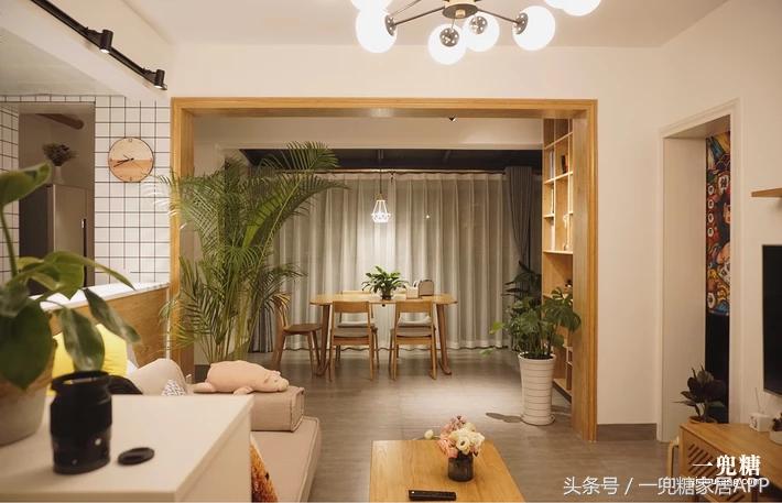 年轻人,谁不是一边感叹房子小,一边在小房子里拼命折腾?