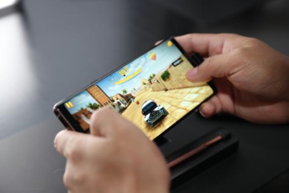 三星galaxynote9值不值得买,使用体验苹果手机和三星note9谁好