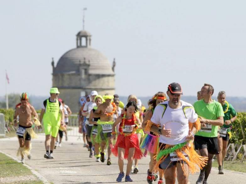 美酒美食享受美好生活,美酒佳肴美女