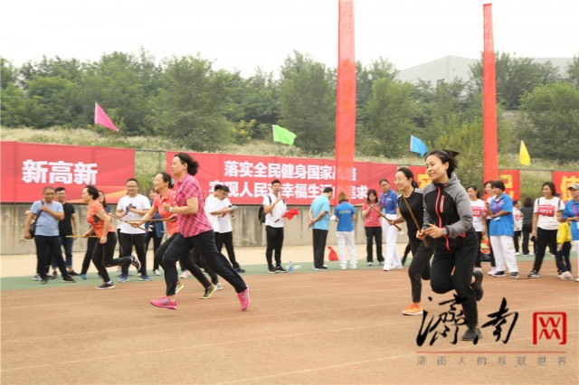 第四届济南市高新区职工运动会隆重开幕，现场气氛热烈、精彩至极！