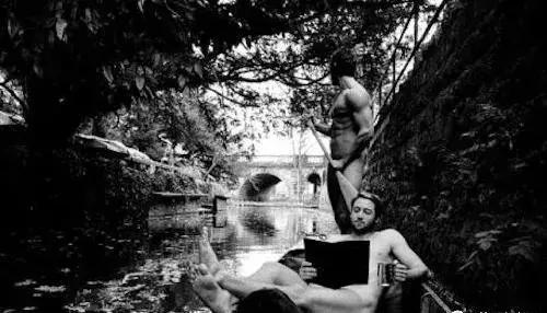 学霸为爱全果出镜？一年一度的剑桥火辣写真又来了！