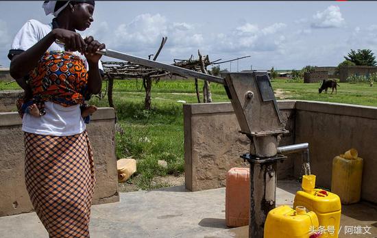 西非“女儿国”:男人用可乐果求亲能娶多个妻子