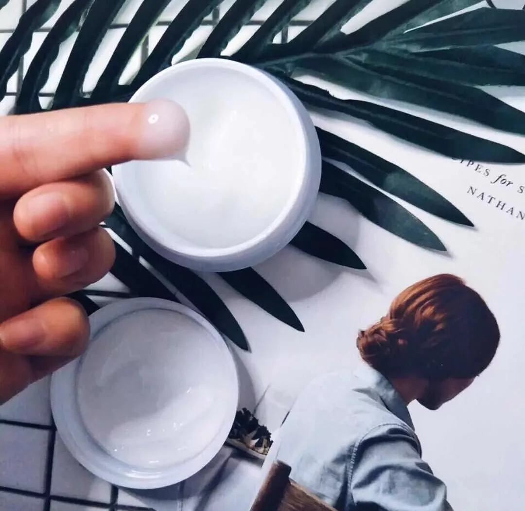 睡一觉毛孔都隐形？顺便还白了2个度，这款整形面膜我服了……