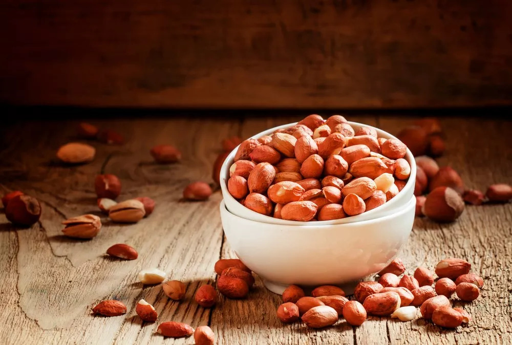 花生是8类人的催命果,花生是长寿果但有2种人不能吃