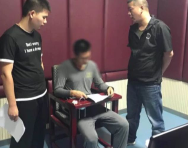 男子花12000元买包烟直接惊动民警,男子下决心花一千元