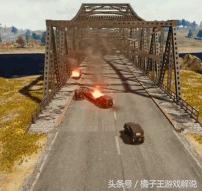 「轻松一刻」吃鸡gif：吃鸡史上最神秘的生化*器武**，竟能毒杀队友！