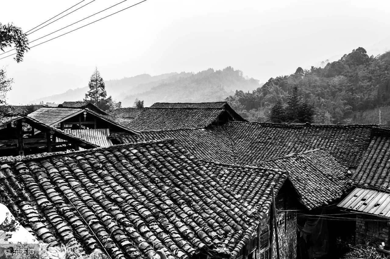 大门对阳台破败不聚财,大门对阳台为什么不聚财