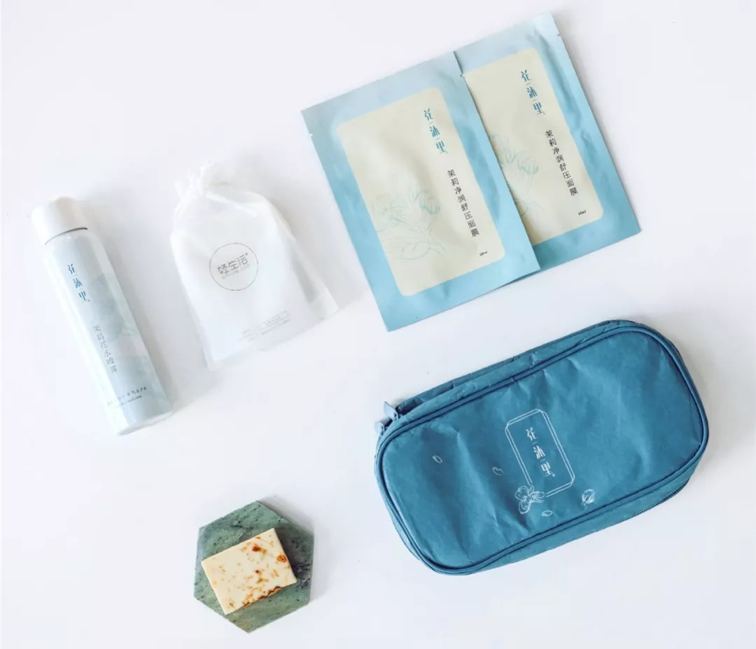 出门在外,来看看LOHAS编辑部的小姐姐们都必备哪些好物~