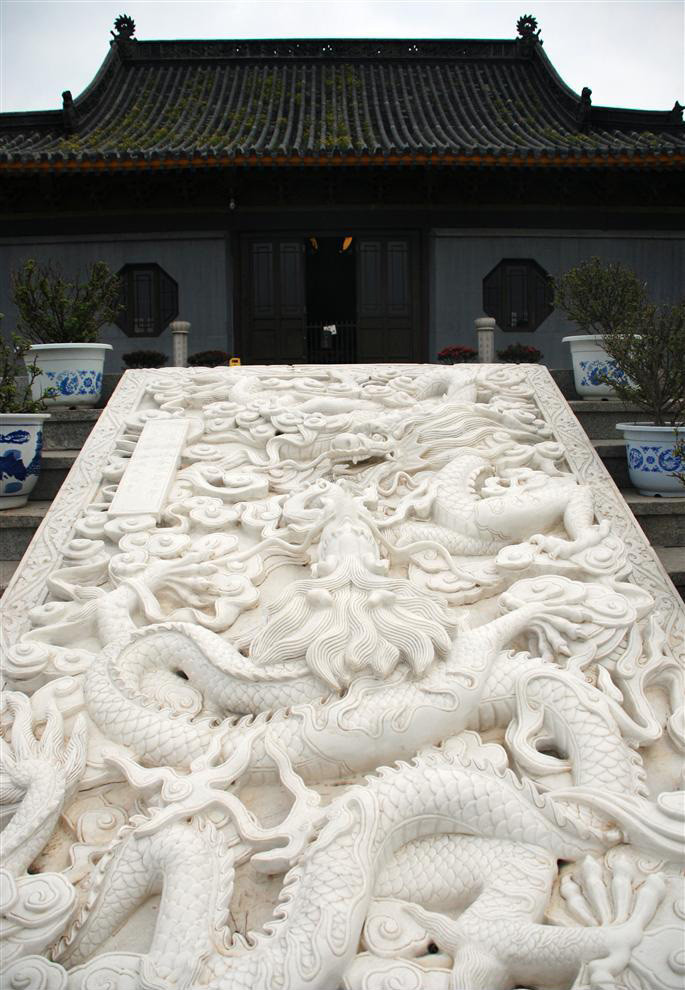 大理石中花白和直纹白,汉白玉大理石有黄色花纹