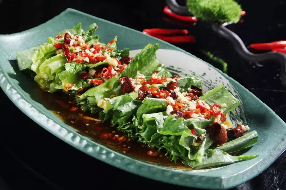 一到晚上就火爆的烧烤店,新发现一家超火爆的烧烤店