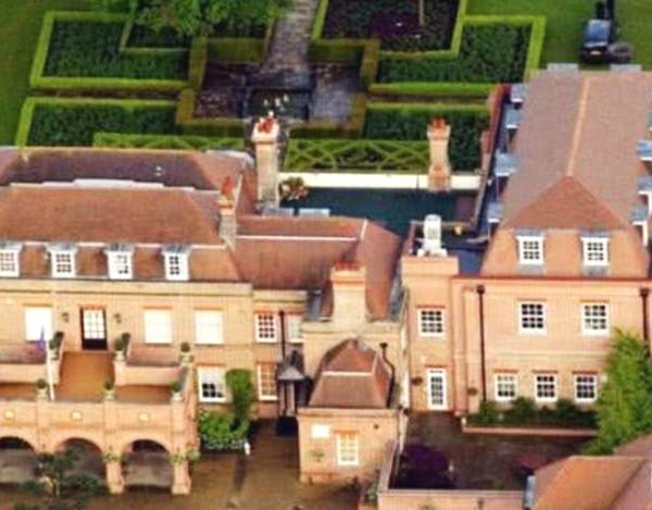 球王梅西别墅,梅西自带足球场的别墅