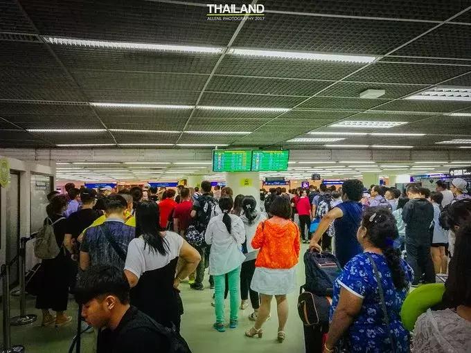 最新泰国旅游签和落地签什么区别 (泰国旅游落地签需要带多少钱)