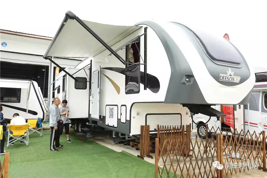 一万元房车两室一厅,一万元左右的房车旅行