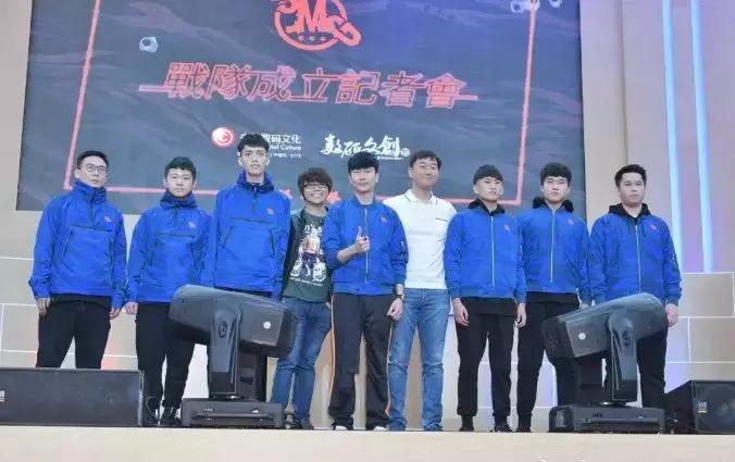 一入电竞深似海从此误终生,一入电竞深似海从此抖腿不会改