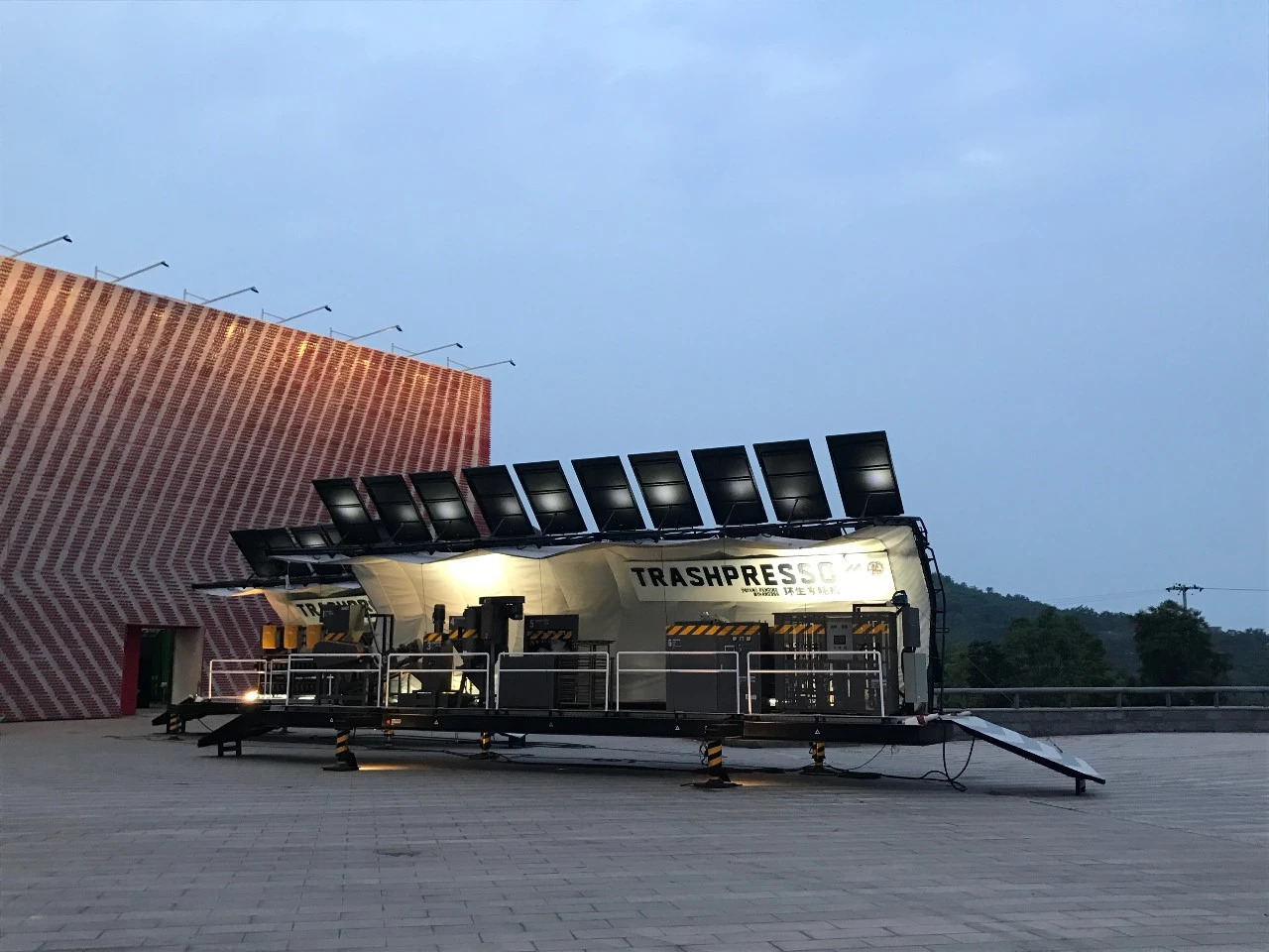 这位设计师太有才了,这位设计师的脑洞也是真够逆天的