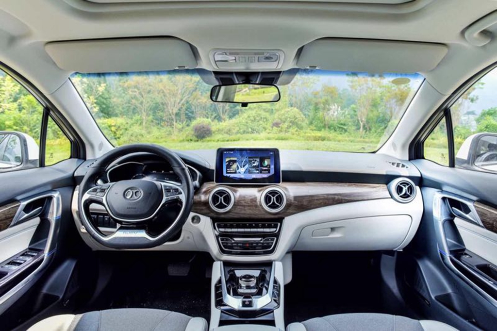 最大续航570公里，售价不到15万，这辆纯电动车上市就卖出6000台