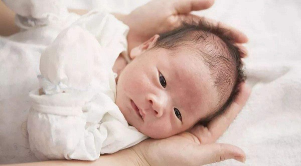 新生婴儿皮肤过敏怎么处理,新生儿皮肤过敏怎么处理