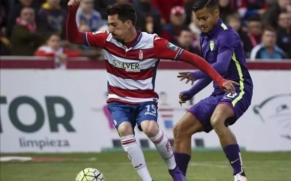 世界以痛吻我英文图片,世界以痛吻我英语