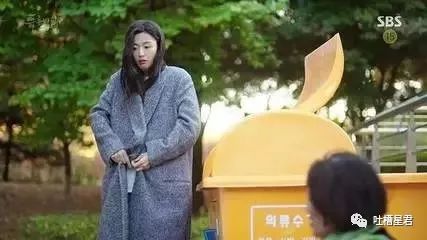 女子买了一双500的鞋,gucci鞋鞋带