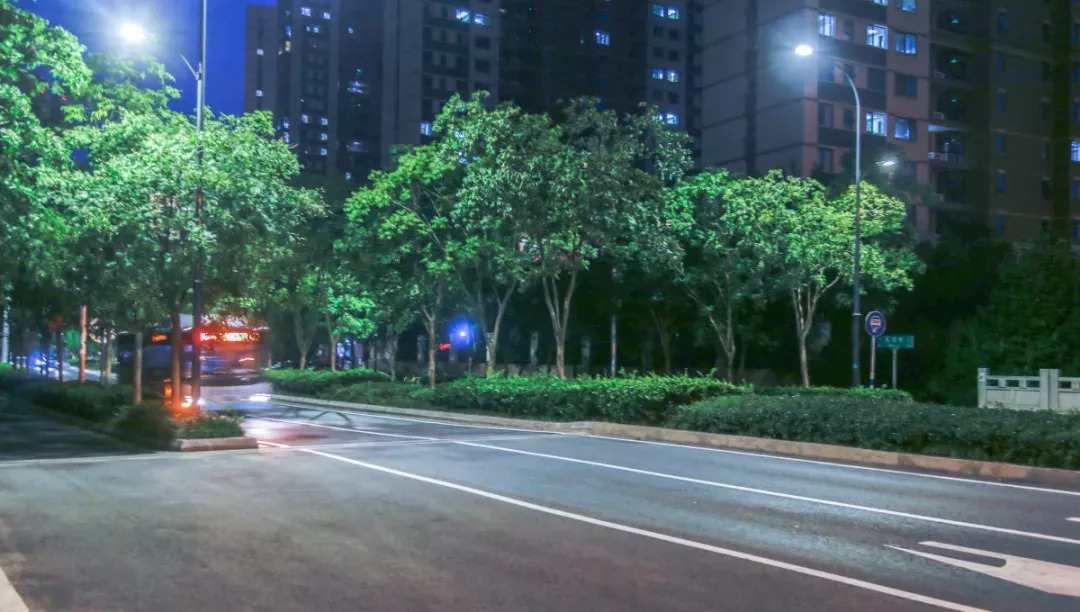 南京的夜晚真实图片,2005年的南京街头真实影像