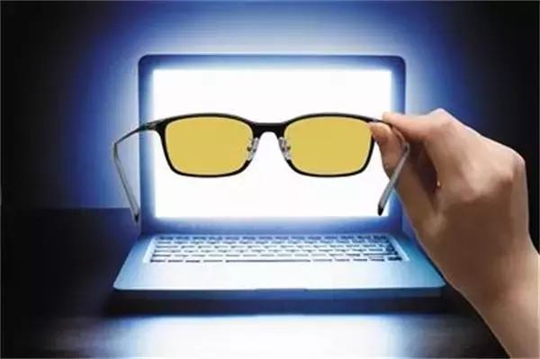 儿童近视7种早期症状,儿童近视的4大早期表现