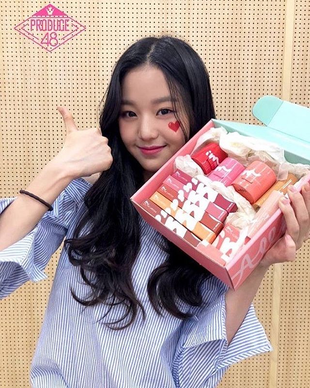 女孩的心脏*弹炸**！韩尚-我记忆重新推广“心形印章腮红