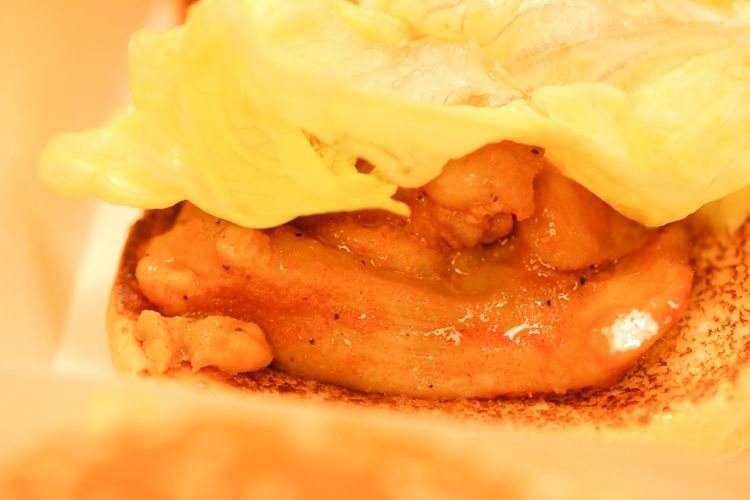 肯德基出了一个很划算的套餐,肯德基的咸蛋饭团