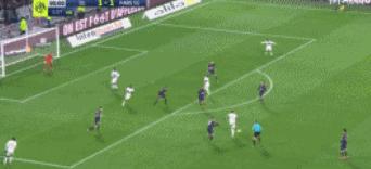 2017年曼联7号,星探穿一身皮衣