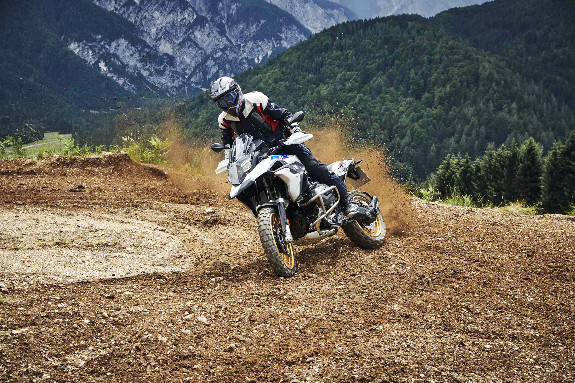 宝马r1250gshp版黑色款,高清宝马r1250gs壁纸