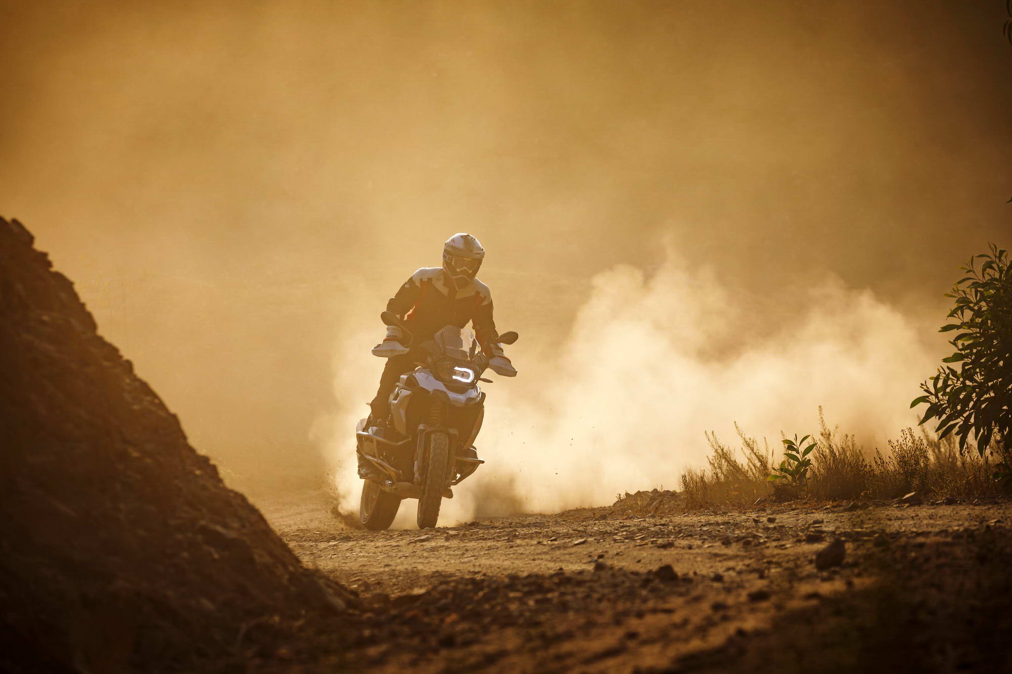 宝马r1250gshp版黑色款,高清宝马r1250gs壁纸