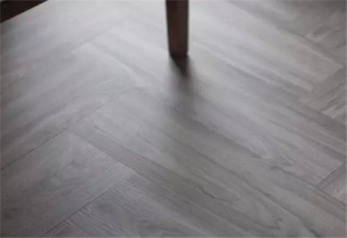 pvc卷材地板与pvc塑胶地板哪个好,pvc地板和复合pvc地板区别