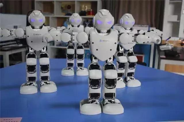 湖北唯一！何欢，十二年，他把即将撤销的学校，如今变为名校