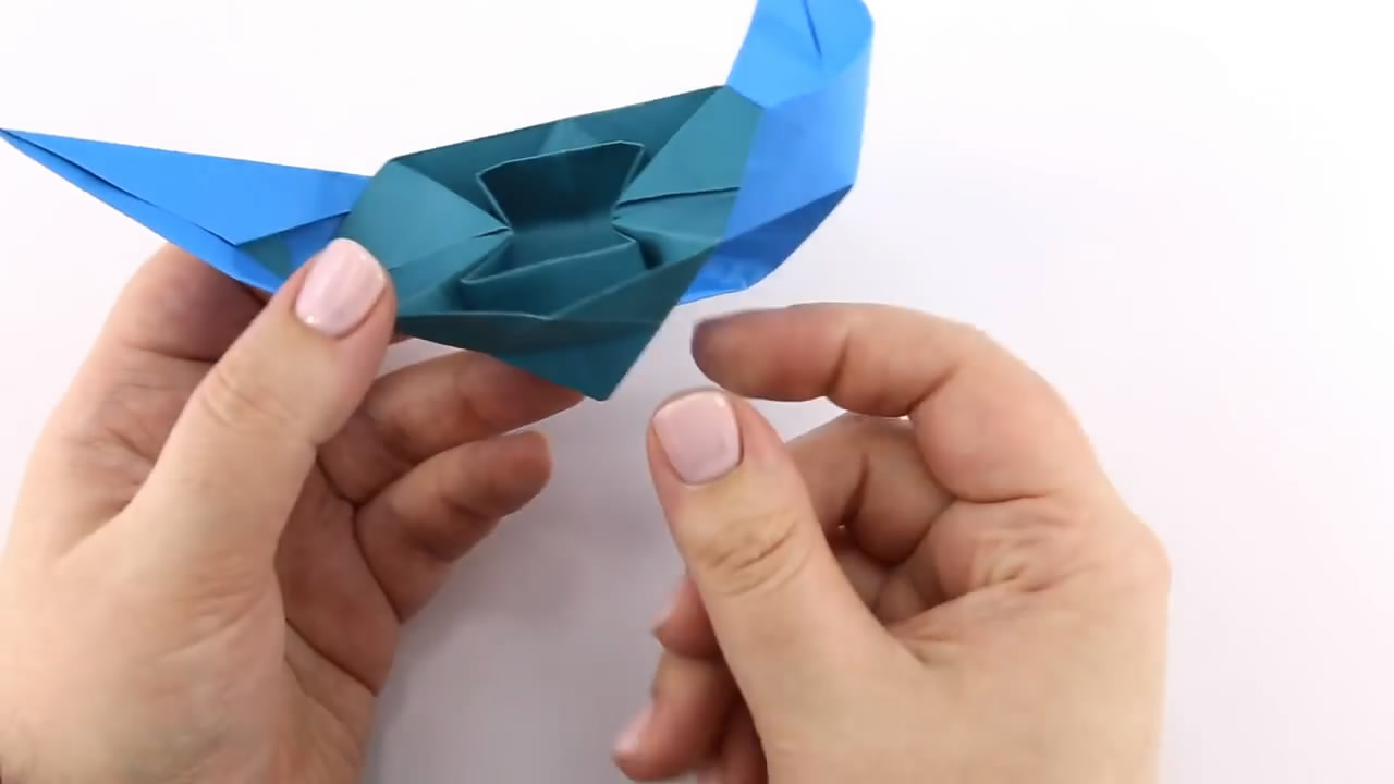 用折纸折出可以装100个硬币的纸船,乌篷船折纸十二种纸船的折法图解