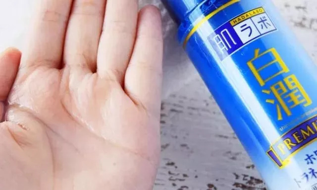 适合夏天使用的10款日本美白化妆水！